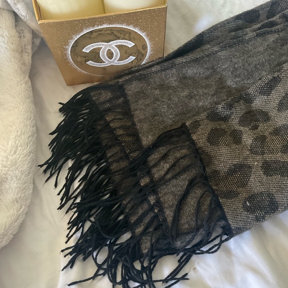 WOOLWRICH ONE SIZE Shaw leopard sweater kimono BROWN BLACK very cute wrap scarf - Picture 8 of 8